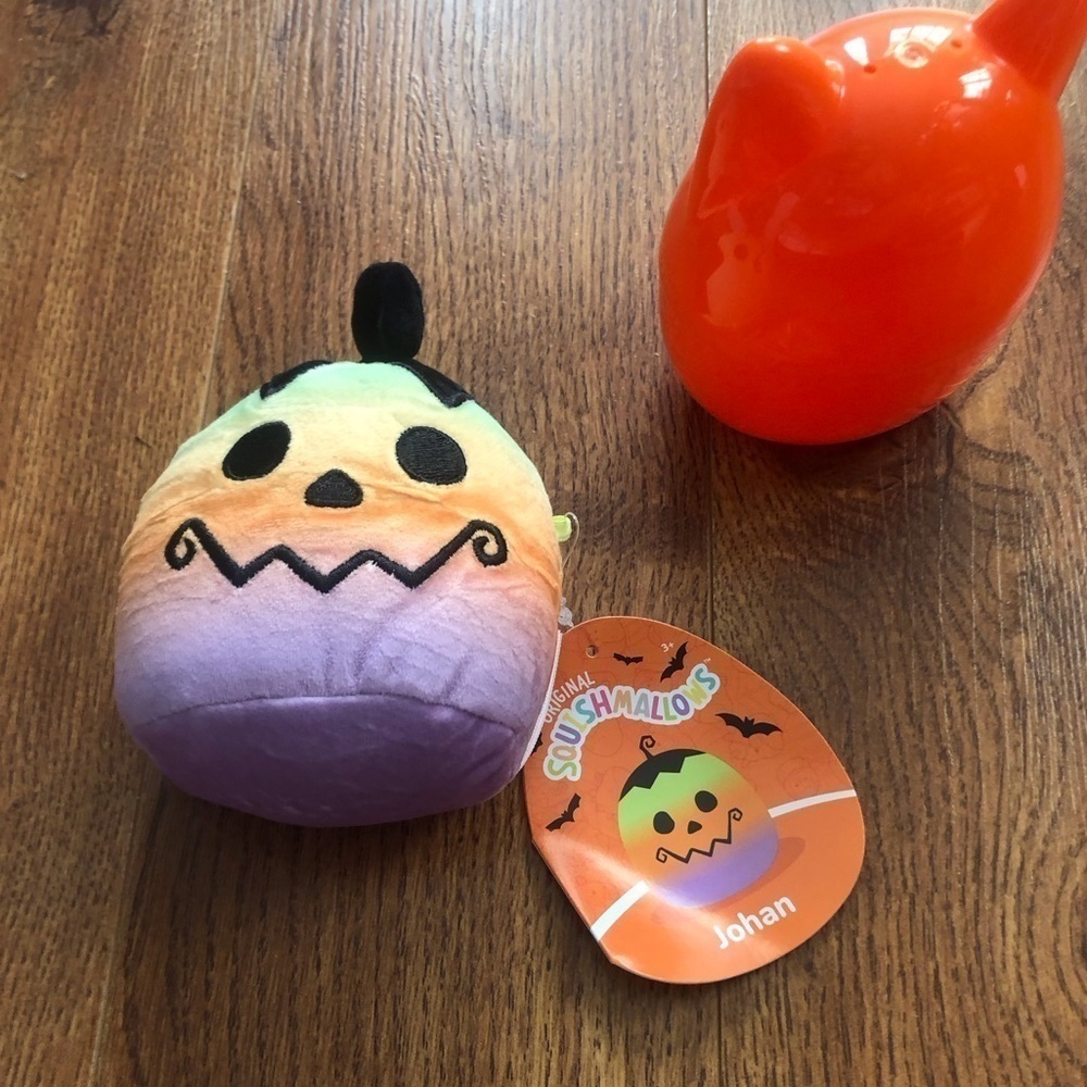 Squishmallows 5” Halloween Mystery Johan the pumpkin